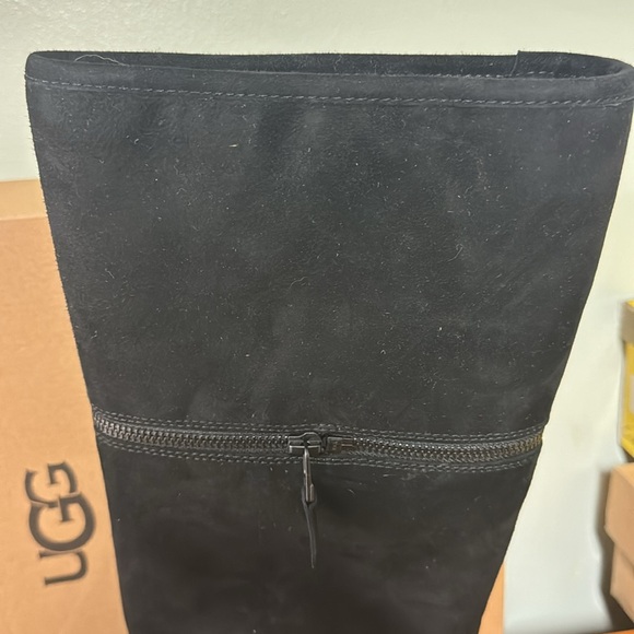 New in box Ugg Classic Ultra Tall boots - Picture 2 of 5